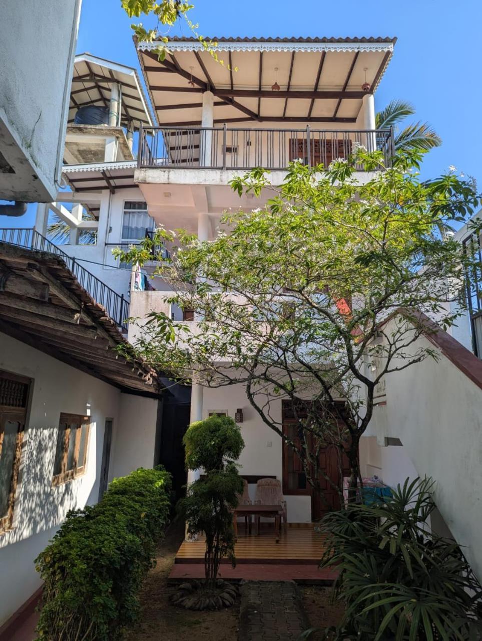 Hotel Sun Hopes Mirissa Exterior foto